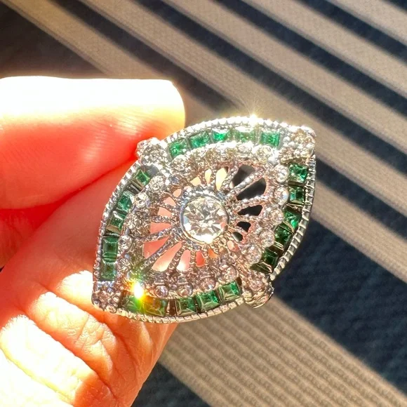 Vintage Emerald Silver 925 Plated Ring - Picture 2 of 15